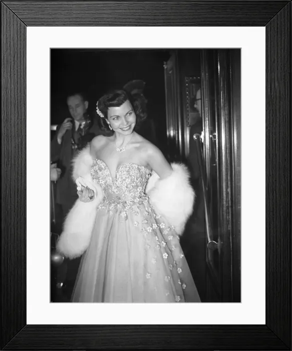Framed Print : Simone Silva, french actress pictured at film premiere of Quo Vadis, London Framed Print : Simone Silva, french actress pictured at film premiere of Quo Vadis, London