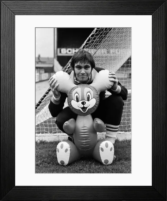 Framed Print : Crystal Palace prepare for their home cup match v Everton Framed Print : Crystal Palace prepare for their home cup match v Everton