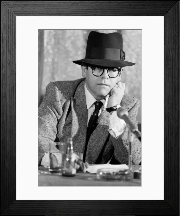 Framed Print : Elton John, pictured during a press statement about his £ Framed Print : Elton John, pictured during a press statement about his £