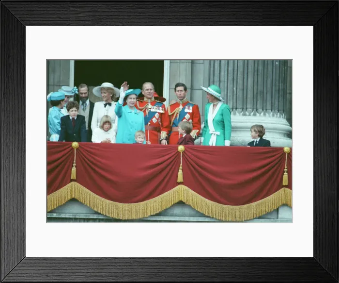 Framed Print : HRH Princess Diana, The Princess of Wales, (in green / turquiose outfit with big green hat Framed Print : HRH Princess Diana, The Princess of Wales, (in green / turquiose outfit with big green hat