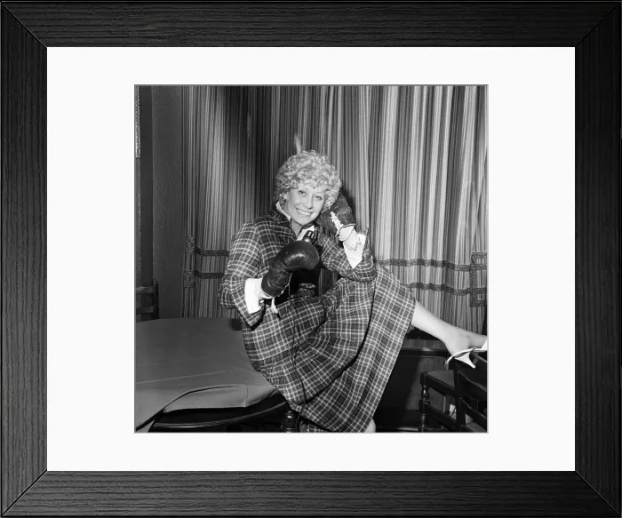 Framed Print : Liz Dawn aka Vera Duckworth of Coronation Street fame will be wearing boxing gloves Framed Print : Liz Dawn aka Vera Duckworth of Coronation Street fame will be wearing boxing gloves