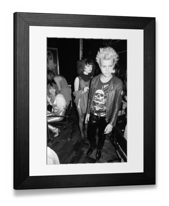 Framed Print : Billy Idol at the new nightclub Stringfellows in Covent Garden, London. 1st August 1980 Framed Print : Billy Idol at the new nightclub Stringfellows in Covent Garden, London. 1st August 1980