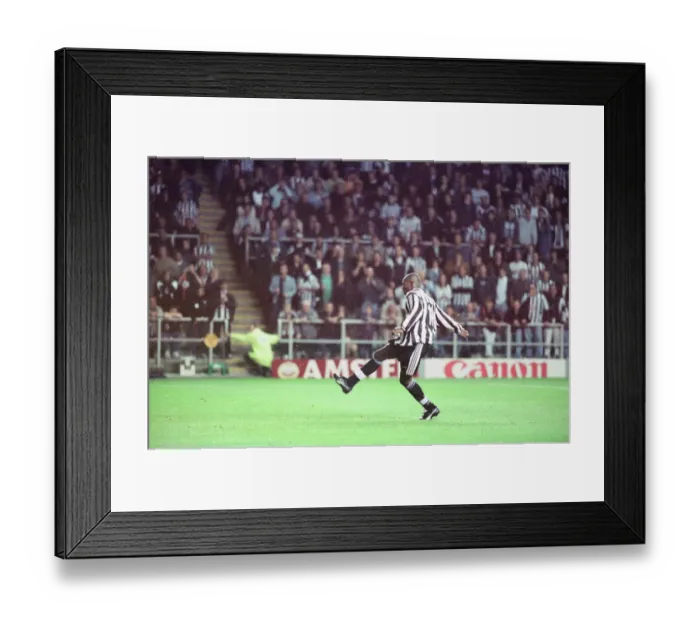 Framed Print : Newcastle United 3-2 Barcelona, UEFA Champions League Group C match at St James Park Framed Print : Newcastle United 3-2 Barcelona, UEFA Champions League Group C match at St James Park
