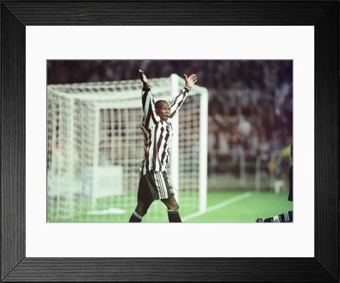 Framed Print : Newcastle United 3-2 Barcelona, UEFA Champions League Group C match at St James Park Framed Print : Newcastle United 3-2 Barcelona, UEFA Champions League Group C match at St James Park
