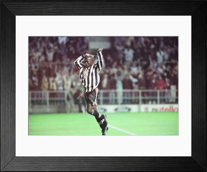 Framed Print : Newcastle United 3-2 Barcelona, UEFA Champions League Group C match at St James Park Framed Print : Newcastle United 3-2 Barcelona, UEFA Champions League Group C match at St James Park