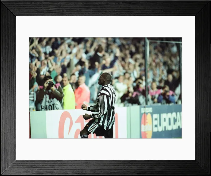 Framed Print : Newcastle United 3-2 Barcelona, UEFA Champions League Group C match at St James Park Framed Print : Newcastle United 3-2 Barcelona, UEFA Champions League Group C match at St James Park