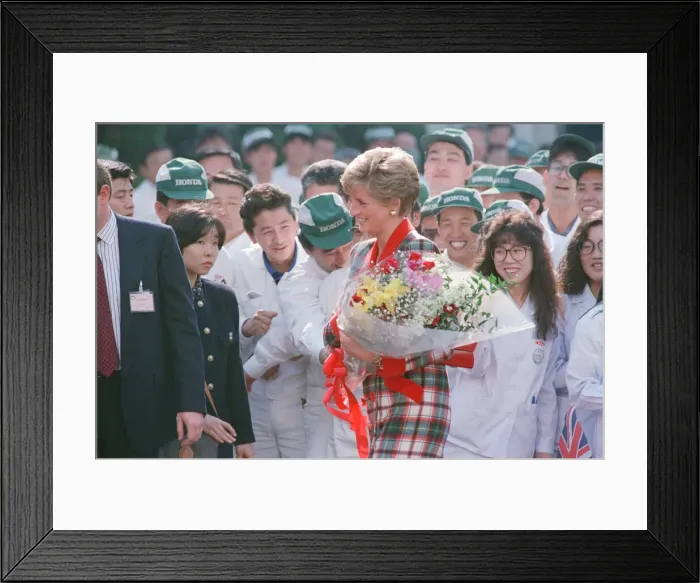 Framed Print : HRH Princess Diana, The Princess of Wales with workers at the Honda factory in Tokyo Framed Print : HRH Princess Diana, The Princess of Wales with workers at the Honda factory in Tokyo