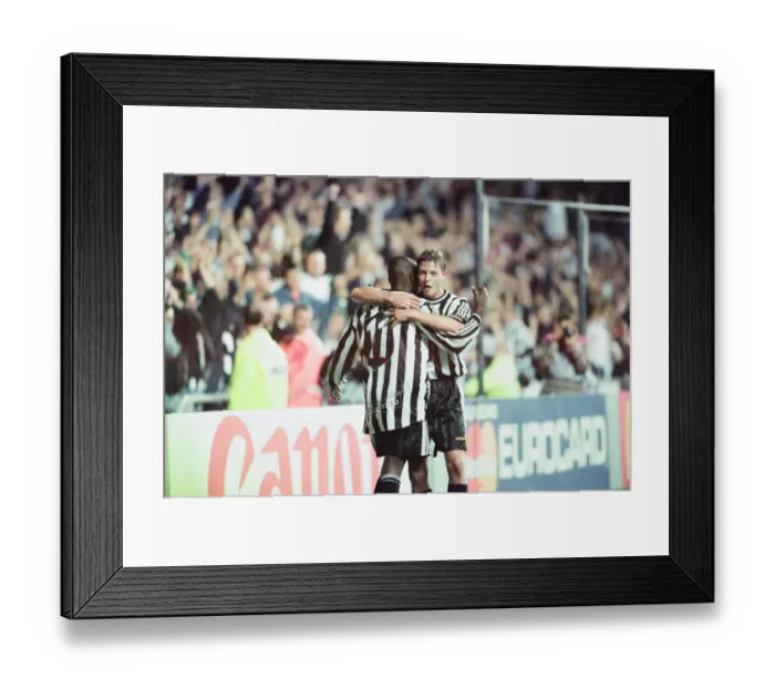 Framed Print : Newcastle United 3-2 Barcelona, UEFA Champions League Group C match at St James Park Framed Print : Newcastle United 3-2 Barcelona, UEFA Champions League Group C match at St James Park