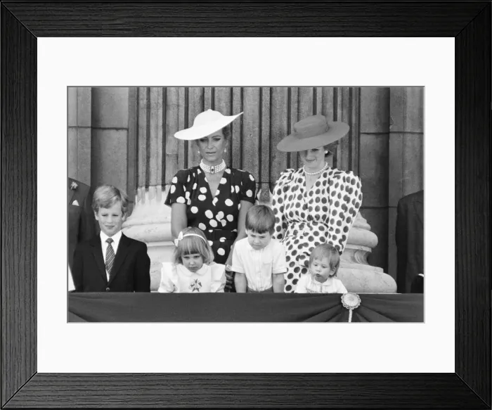 Framed Print : The Royal Family assemble on the balcony of Buckingham Palace for The Trooping of