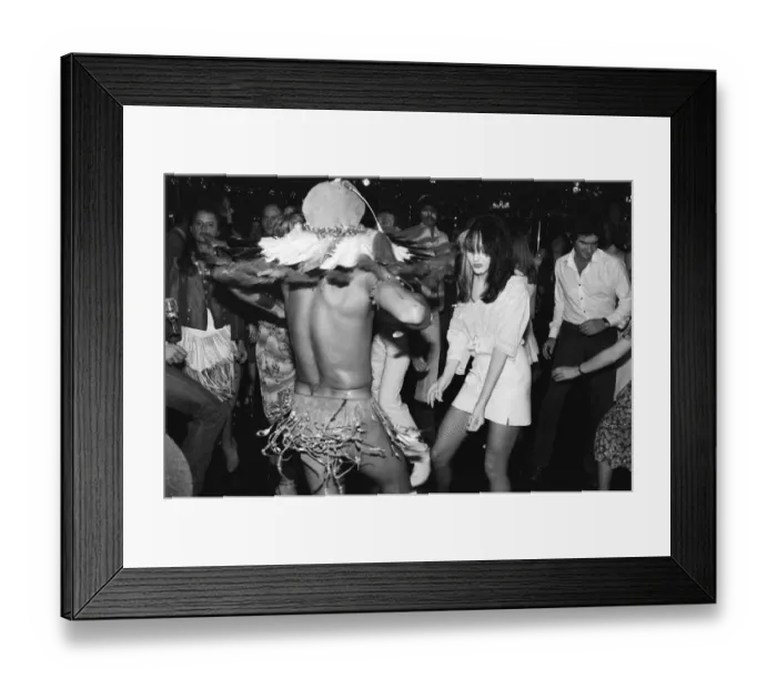 Framed Print : People dancing at the new nightclub Stringfellows in Covent Garden, London Framed Print : People dancing at the new nightclub Stringfellows in Covent Garden, London