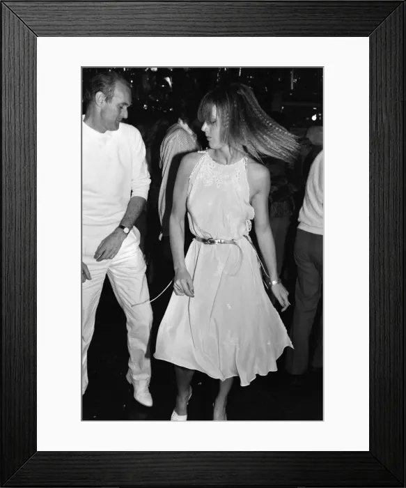 Framed Print : People dancing at the new nightclub Stringfellows in Covent Garden, London Framed Print : People dancing at the new nightclub Stringfellows in Covent Garden, London