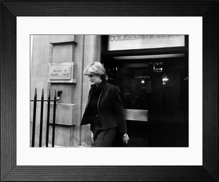 Framed Print : Lady Diana Spencer Princess Diana goes shopping Dbase MSi leaving Coleherne Court