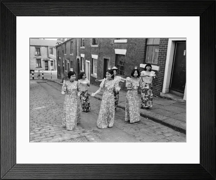 Framed Print : Women from Manila, who work in a Mill in Rochdale, Lancashire Framed Print : Women from Manila, who work in a Mill in Rochdale, Lancashire
