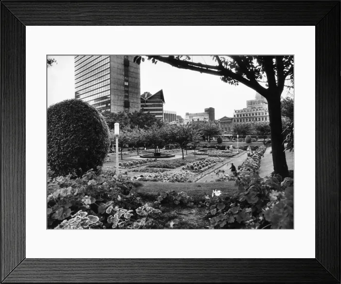 Framed Print : View of Piccadilly Gardens in Central Manchester. 31st August 1979 Framed Print : View of Piccadilly Gardens in Central Manchester. 31st August 1979