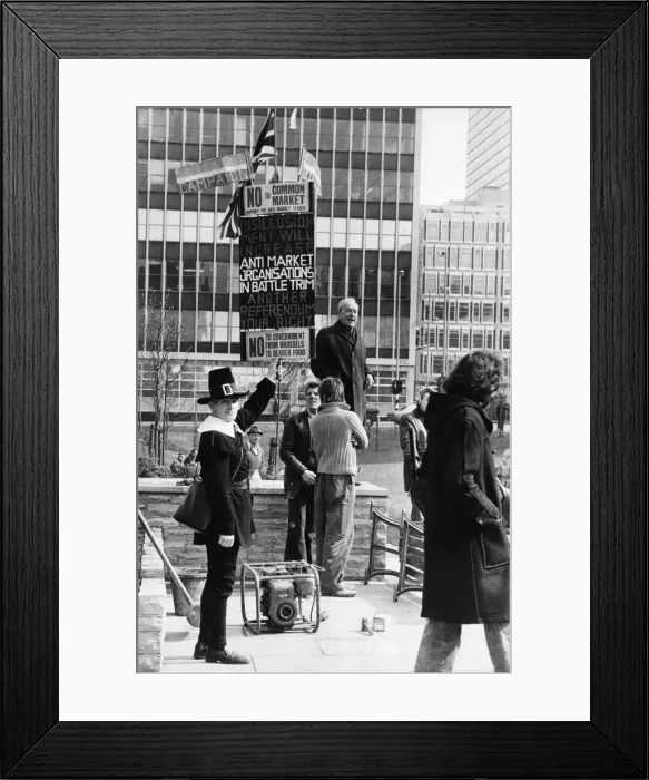 Framed Print : Speakers corner at St Peters Square in Central Manchester. 15th April 1977 Framed Print : Speakers corner at St Peters Square in Central Manchester. 15th April 1977