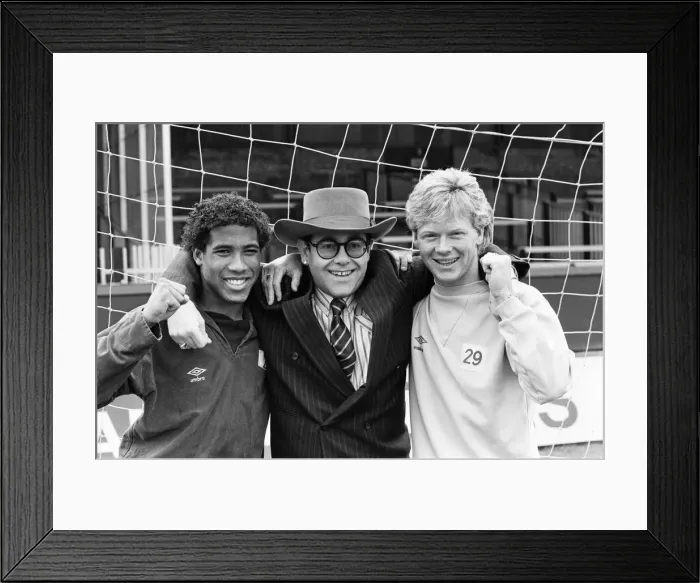 Framed Print : Watford FC gets set for Saturdays FA Cup Semi-final against Plymouth Argyle