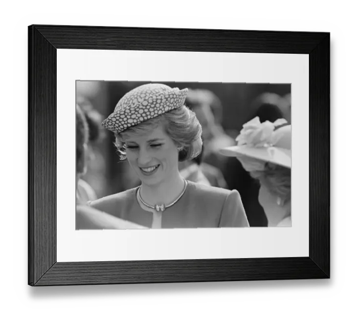 Framed Print : HRH Princess Diana, The Princess of Wales, on her tour of Japan Framed Print : HRH Princess Diana, The Princess of Wales, on her tour of Japan