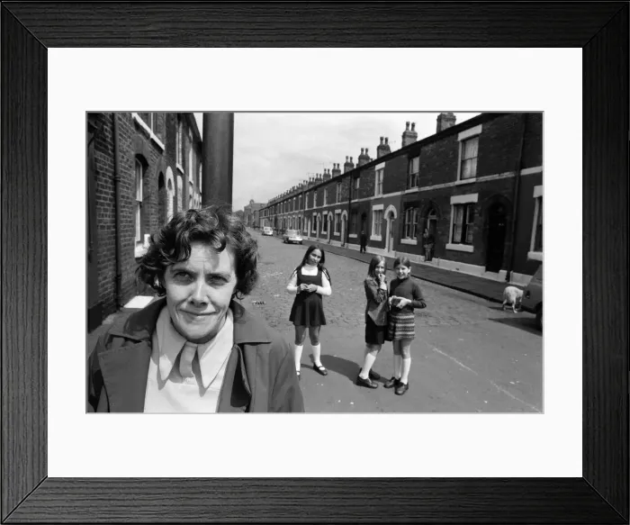 Framed Print : General views of people in Salford, Manchester, 16th July 1974 Framed Print : General views of people in Salford, Manchester, 16th July 1974