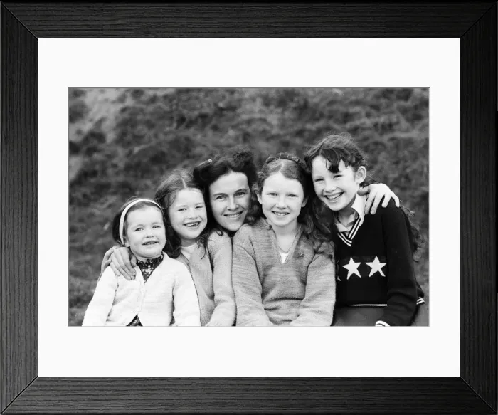 Framed Print : Campaigner Victoria Gillick with some of her children. 22nd November 1981 Framed Print : Campaigner Victoria Gillick with some of her children. 22nd November 1981