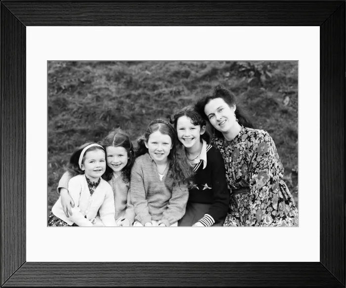 Framed Print : Campaigner Victoria Gillick with some of her children. 22nd November 1981 Framed Print : Campaigner Victoria Gillick with some of her children. 22nd November 1981