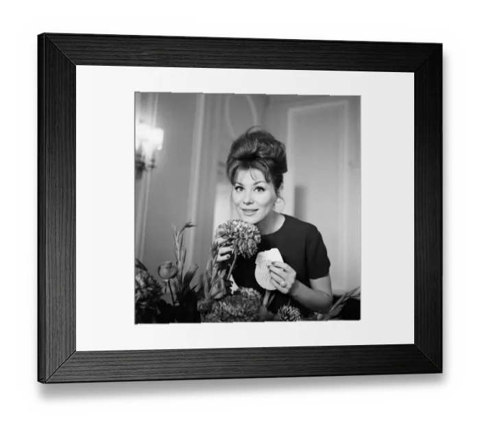 Framed Print : Irina Demick, french actress, in the UK for premiere of new film, The Longest Day