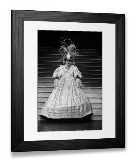 Framed Print : Elton John brings the house down singing There Ain t Nothing Like a Dame Framed Print : Elton John brings the house down singing There Ain t Nothing Like a Dame