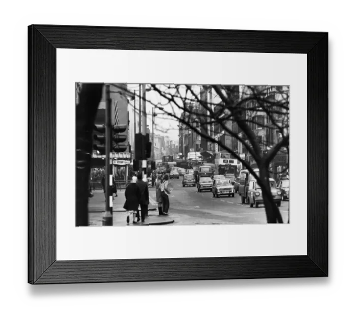 Framed Print : Busy scene in Market Street, Central Manchester. 25th January 1971 Framed Print : Busy scene in Market Street, Central Manchester. 25th January 1971