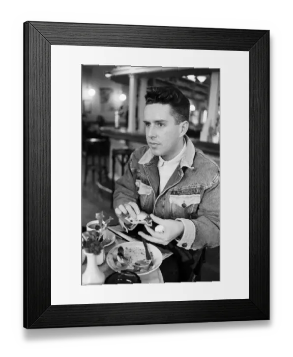 Framed Print : Frankie Goes to Hollywood singer Holly Johnson. 17th December 1986 Framed Print : Frankie Goes to Hollywood singer Holly Johnson. 17th December 1986