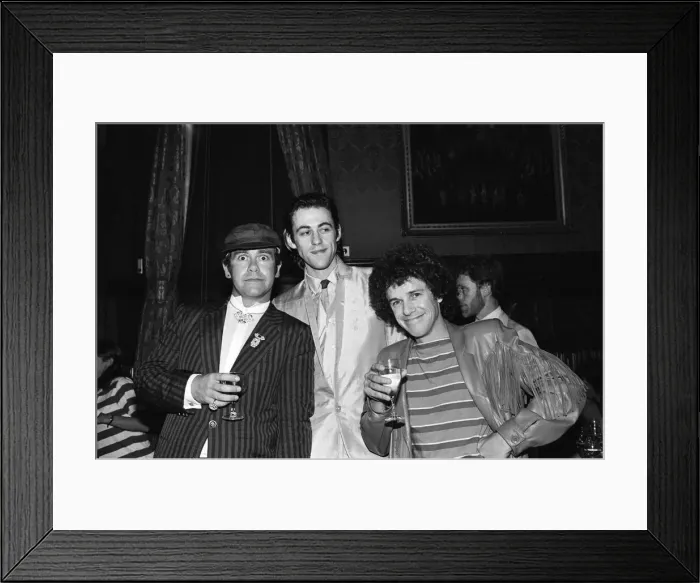 Framed Print : Elton John, Bob Geldof and Leo Sayer attending a House of Commons reception Framed Print : Elton John, Bob Geldof and Leo Sayer attending a House of Commons reception