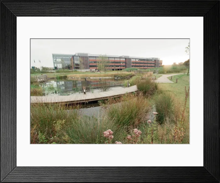 Framed Print : The Powergen headquarters which has just won another design award. 25th September 1996 Framed Print : The Powergen headquarters which has just won another design award. 25th September 1996