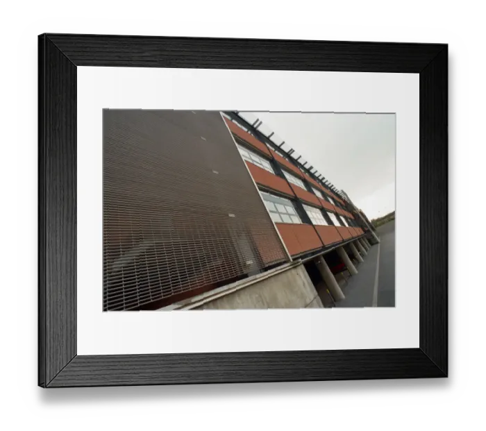 Framed Print : The Powergen headquarters which has just won another design award. 25th September 1996 Framed Print : The Powergen headquarters which has just won another design award. 25th September 1996