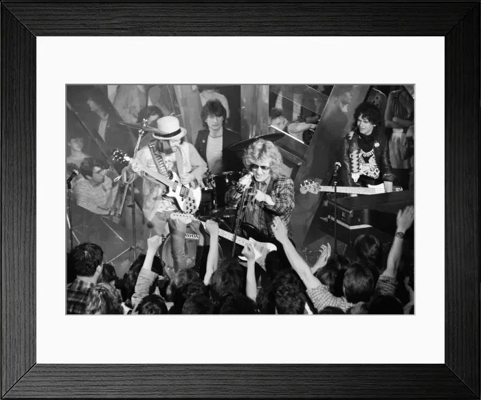 Framed Print : Slade performing at the Montreaux Pop Festival. 18th May 1984 Framed Print : Slade performing at the Montreaux Pop Festival. 18th May 1984