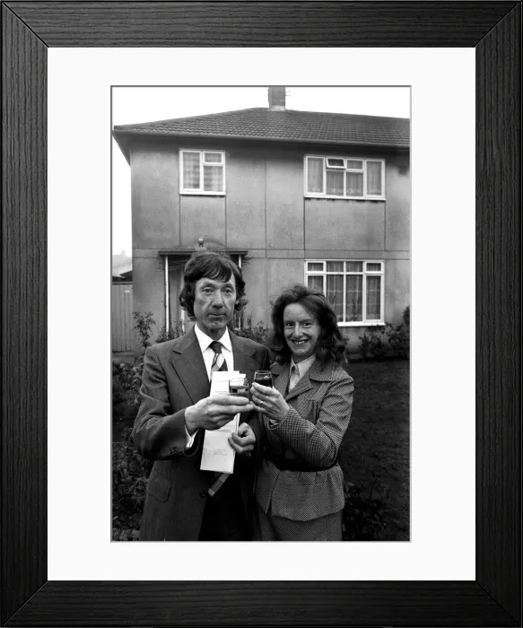 Framed Print : Sale of council house in Rowley Regis. Ron Jukes and wife Margaret were Sandwell Framed Print : Sale of council house in Rowley Regis. Ron Jukes and wife Margaret were Sandwell