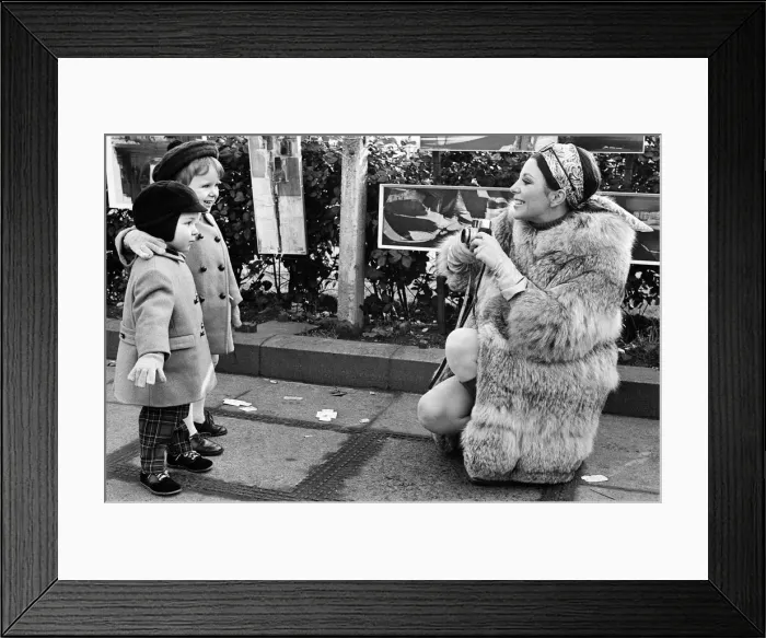 Framed Print : Joan Collins on the set of her new film Subterfuge Framed Print : Joan Collins on the set of her new film Subterfuge
