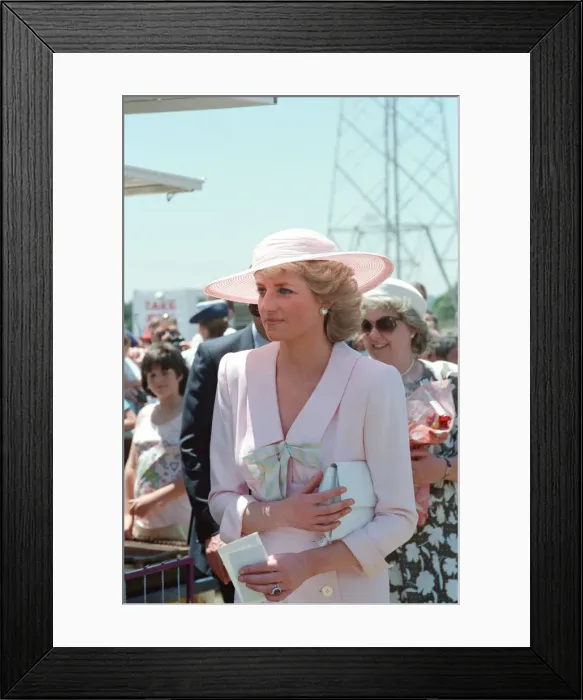 Framed Print : HRH Princess Diana, The Princess of Wales during her tour of Australia in 1988 Framed Print : HRH Princess Diana, The Princess of Wales during her tour of Australia in 1988