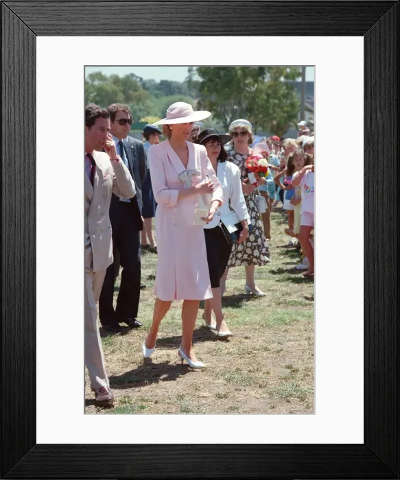 Framed Print : HRH Princess Diana, The Princess of Wales during her tour of Australia in 1988 Framed Print : HRH Princess Diana, The Princess of Wales during her tour of Australia in 1988