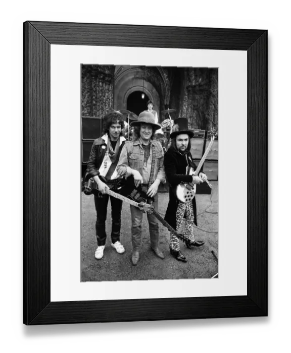 Framed Print : Slade (Dave Hill, Don Powell, Noddy Holder and Jim Lea) filming a new video at Eastnor Framed Print : Slade (Dave Hill, Don Powell, Noddy Holder and Jim Lea) filming a new video at Eastnor