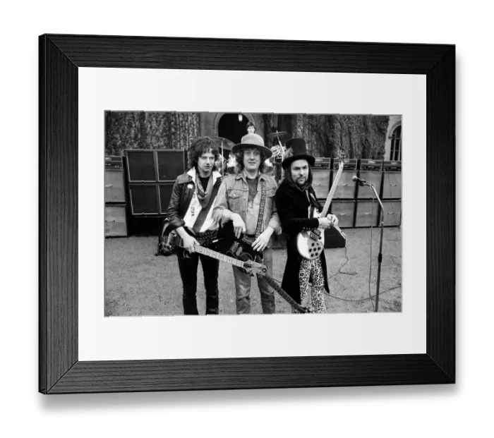 Framed Print : Slade (Dave Hill, Don Powell, Noddy Holder and Jim Lea) filming a new video at Eastnor Framed Print : Slade (Dave Hill, Don Powell, Noddy Holder and Jim Lea) filming a new video at Eastnor