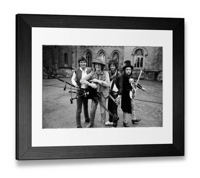 Framed Print : Slade (Don Powell, Noddy Holder, Jim Lea and Dave Hill) filming a new video at Eastnor