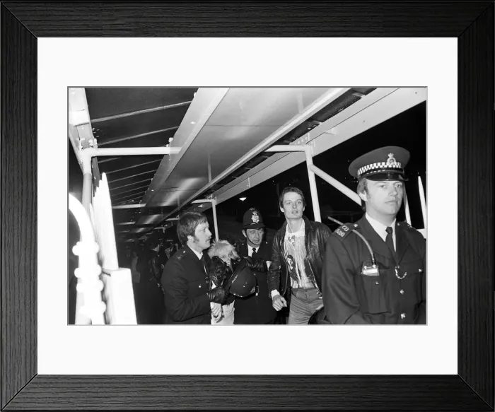 Framed Print : Sex Pistols Jubilee boat party on the Thames. Pictured, Vivienne Westwood Framed Print : Sex Pistols Jubilee boat party on the Thames. Pictured, Vivienne Westwood