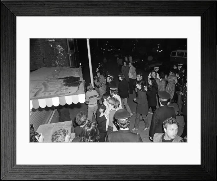 Framed Print : Sex Pistols Jubilee boat party on the Thames. Pictured, guests after the police forced Framed Print : Sex Pistols Jubilee boat party on the Thames. Pictured, guests after the police forced