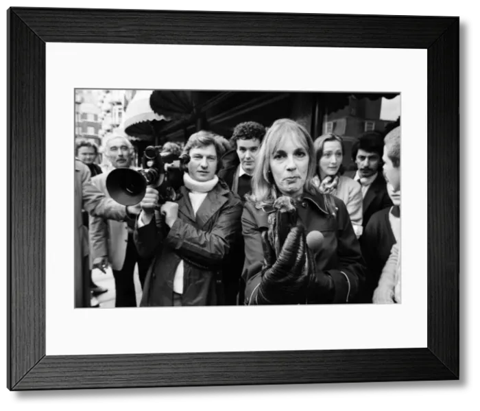 Framed Print : Thats Life'television star Esther Rantzen pictured asking passers-by to Framed Print : Thats Life'television star Esther Rantzen pictured asking passers-by to