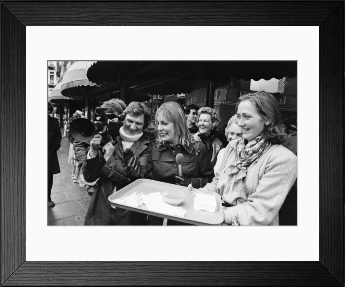 Framed Print : Thats Life'television star Esther Rantzen pictured asking passers-by to Framed Print : Thats Life'television star Esther Rantzen pictured asking passers-by to