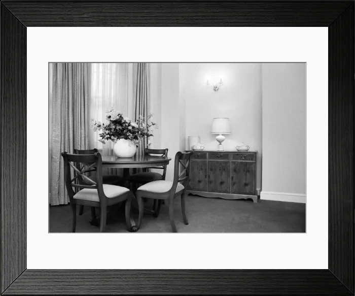Framed Print : Interior view of a flat, showing the living room area. 29th October 1986 Framed Print : Interior view of a flat, showing the living room area. 29th October 1986
