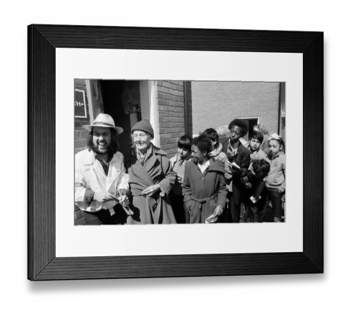 Framed Print : Slade star Dave Hill tried not to bring the house down Framed Print : Slade star Dave Hill tried not to bring the house down