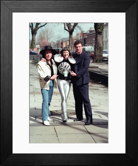Framed Print : Twenty year old fan of Slade, Di Daley from Manchester dresses for the part in her super Framed Print : Twenty year old fan of Slade, Di Daley from Manchester dresses for the part in her super