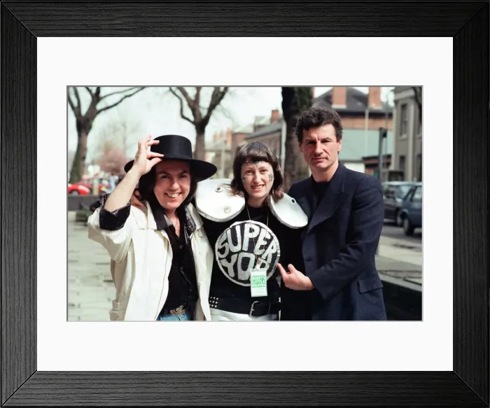 Framed Print : Twenty year old fan of Slade, Di Daley from Manchester dresses for the part in her super Framed Print : Twenty year old fan of Slade, Di Daley from Manchester dresses for the part in her super