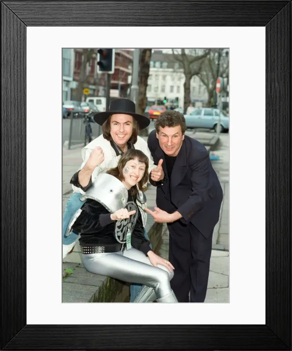 Framed Print : Twenty year old fan of Slade, Di Daley from Manchester dresses for the part in her super Framed Print : Twenty year old fan of Slade, Di Daley from Manchester dresses for the part in her super