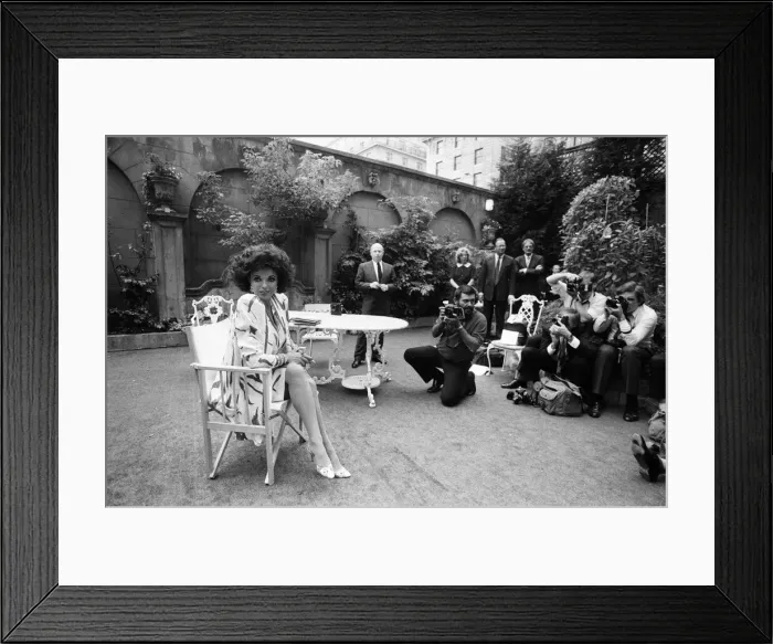 Framed Print : Joan Collins promoting her new television series Sins'. 4th September 1987 Framed Print : Joan Collins promoting her new television series Sins'. 4th September 1987