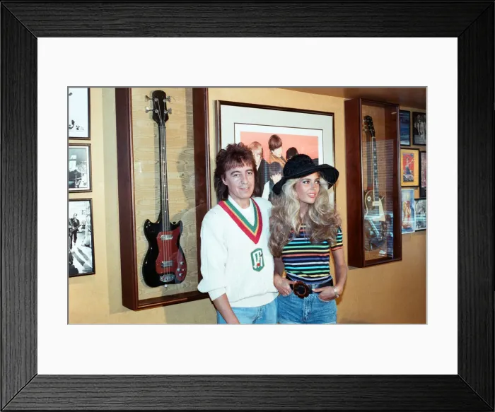 Framed Print : Bill Wyman and Mandy Smith at Sticky Fingers, Bills new restaurant in Kensington Framed Print : Bill Wyman and Mandy Smith at Sticky Fingers, Bills new restaurant in Kensington